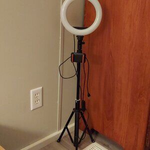 ADJUSTABLE RING LIGHT